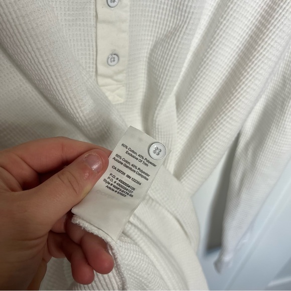 Aritzia Golden By TNA White Henley Waffle Knit Thermal Long Sleeve Size Medium - Picture 6 of 7